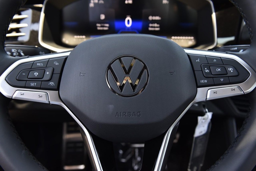 Volkswagen Jetta Vehicle Full-screen Gallery Image 18
