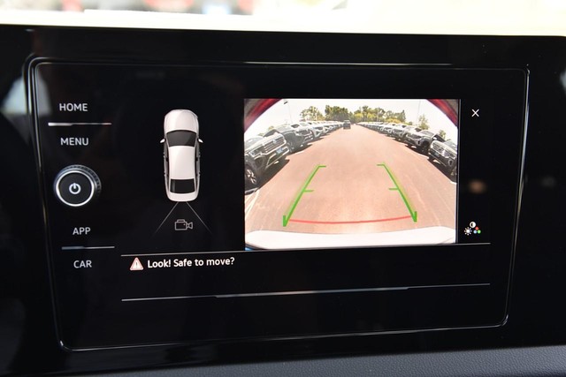Volkswagen Jetta Vehicle Image 13