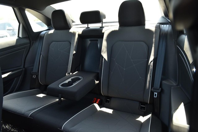 Volkswagen Jetta Vehicle Image 21