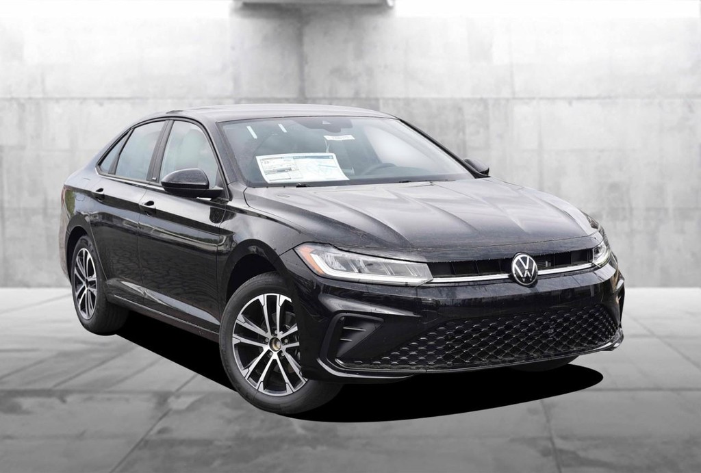 Volkswagen Jetta Vehicle Full-screen Gallery Image 2