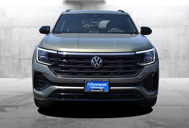 Volkswagen Atlas Cross Sport Vehicle Image 04