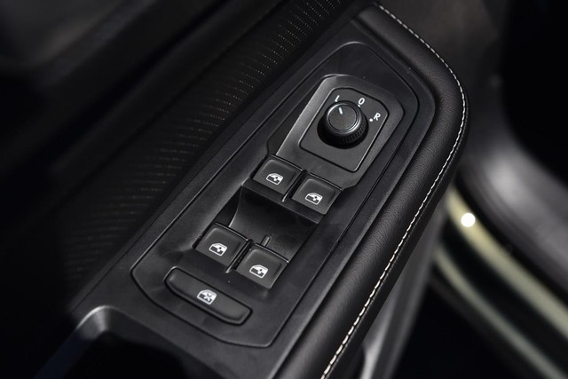 Volkswagen Atlas Cross Sport Vehicle Image 08