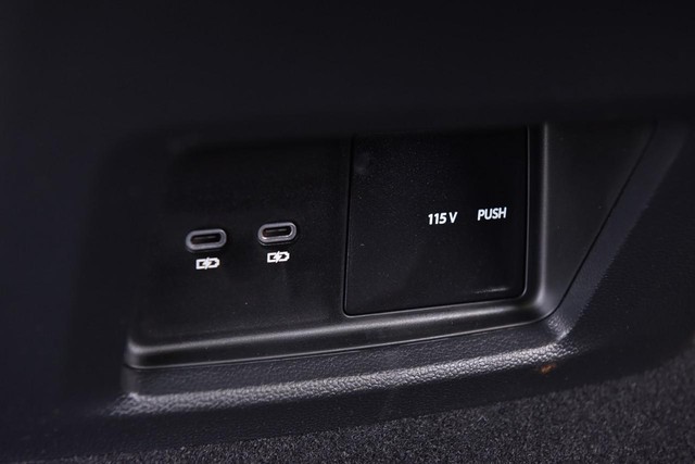 Volkswagen Atlas Cross Sport Vehicle Image 24