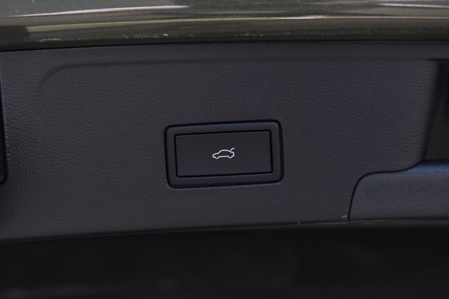 Volkswagen Atlas Cross Sport Vehicle Image 26