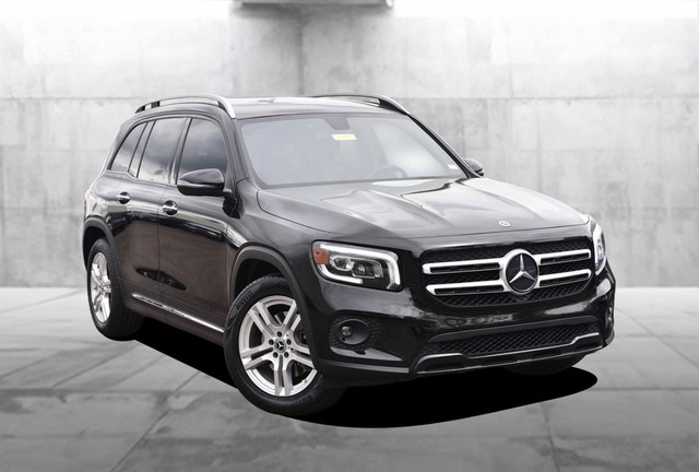 Mercedes-Benz GLB Vehicle Image 02