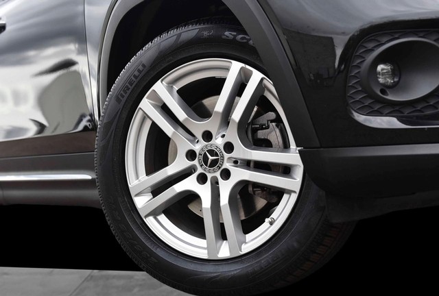 Mercedes-Benz GLB Vehicle Image 03