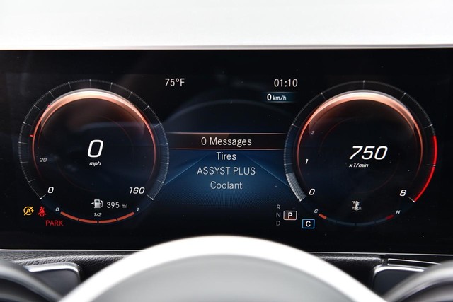 Mercedes-Benz GLB Vehicle Image 13
