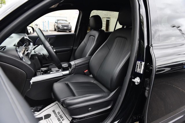 Mercedes-Benz GLB Vehicle Image 21