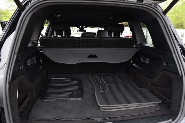 Mercedes-Benz GLB Vehicle Image 25