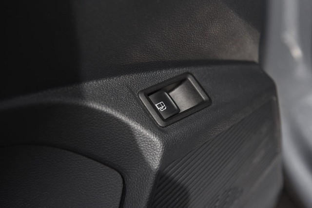 Volkswagen Taos Vehicle Image 09