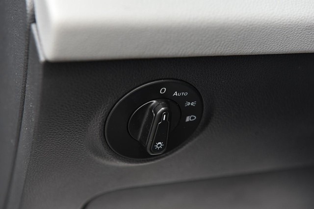 Volkswagen Taos Vehicle Image 11