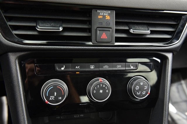 Volkswagen Taos Vehicle Image 15