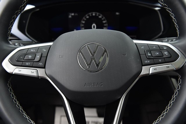 Volkswagen Taos Vehicle Image 19