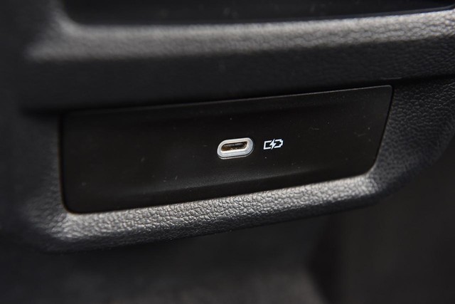 Volkswagen Taos Vehicle Image 25