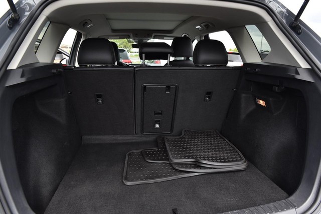 Volkswagen Taos Vehicle Image 26