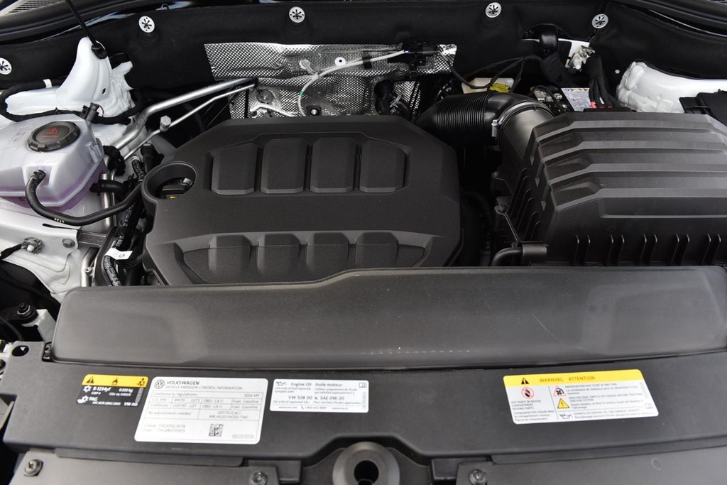 Volkswagen Atlas Cross Sport Vehicle Full-screen Gallery Image 24
