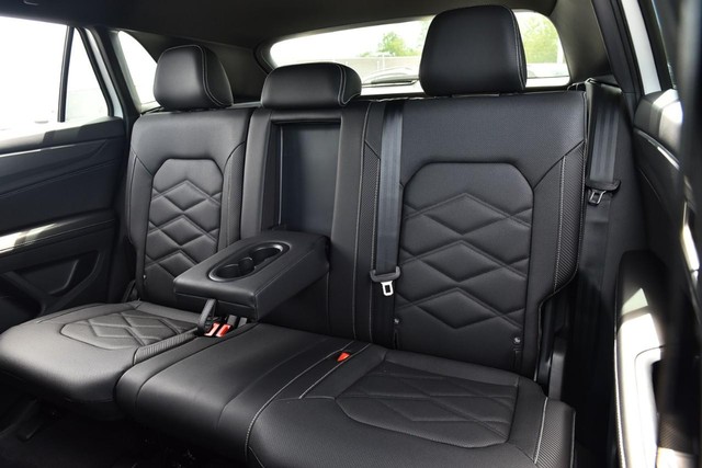 Volkswagen Atlas Cross Sport Vehicle Image 20