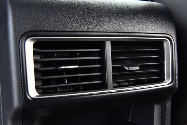Volkswagen Atlas Cross Sport Vehicle Image 21