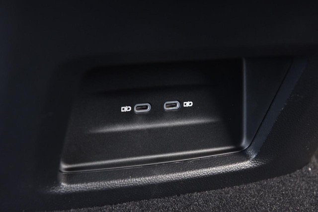 Volkswagen Atlas Cross Sport Vehicle Image 22