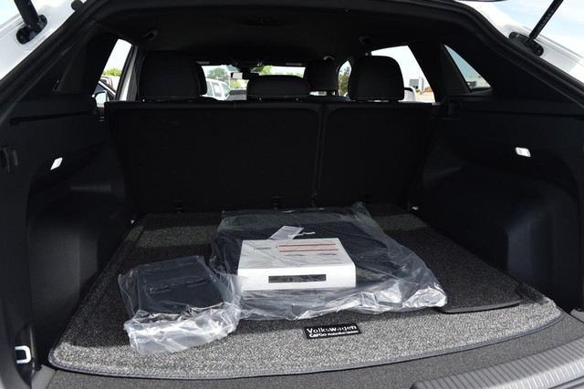 Volkswagen Atlas Cross Sport Vehicle Image 23