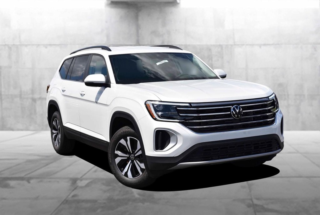 Volkswagen Atlas Vehicle Full-screen Gallery Image 2