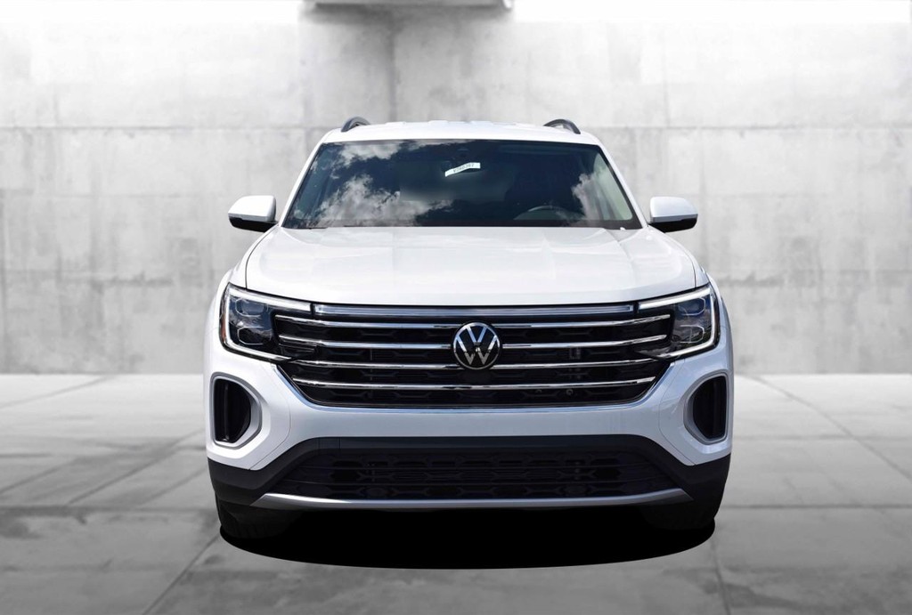 Volkswagen Atlas Vehicle Full-screen Gallery Image 4