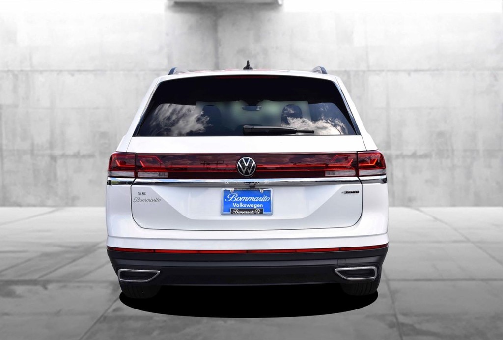Volkswagen Atlas Vehicle Full-screen Gallery Image 6