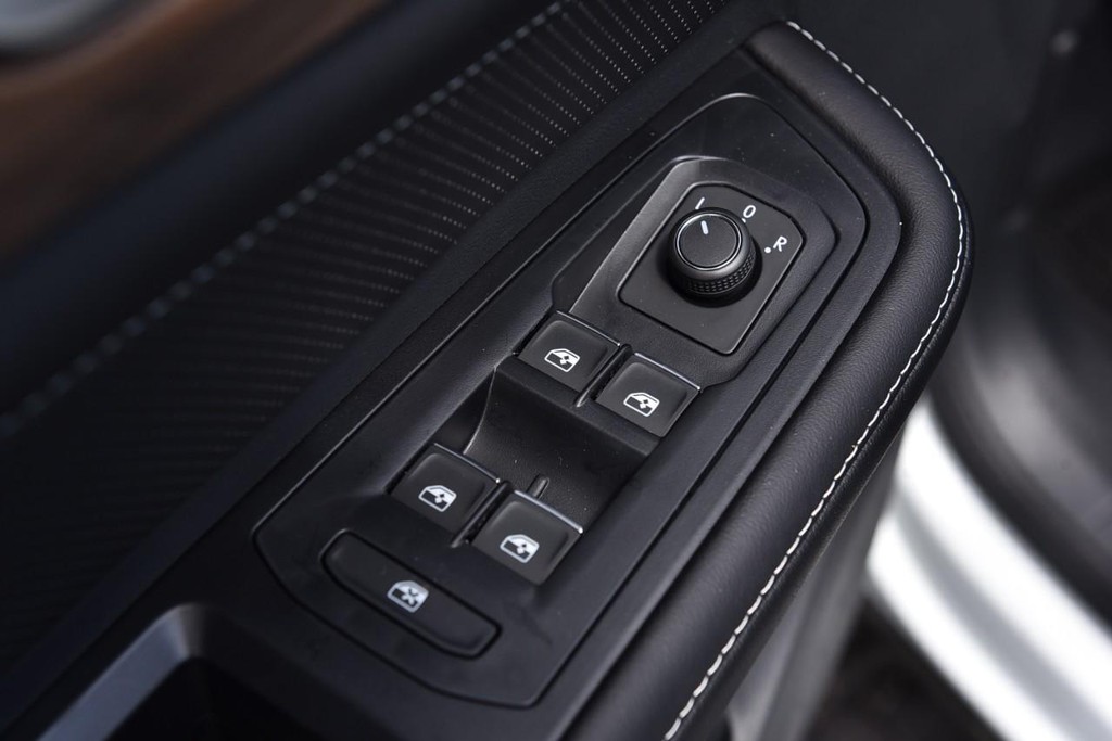 Volkswagen Atlas Vehicle Full-screen Gallery Image 8