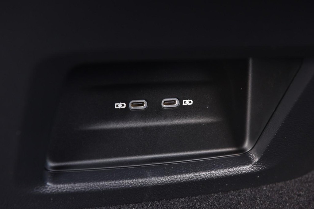 Volkswagen Atlas Vehicle Full-screen Gallery Image 22