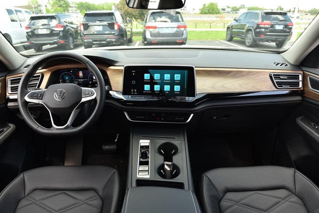 Volkswagen Atlas Vehicle Image 07