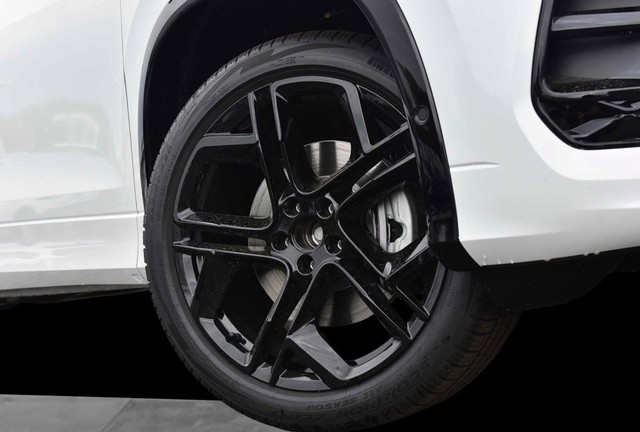 Volkswagen Tiguan Vehicle Image 03