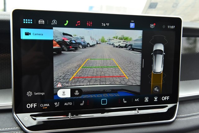 Volkswagen Tiguan Vehicle Image 13