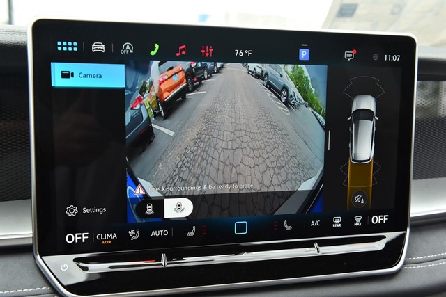 Volkswagen Tiguan Vehicle Image 14