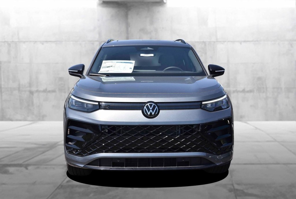 Volkswagen Tiguan Vehicle Full-screen Gallery Image 4