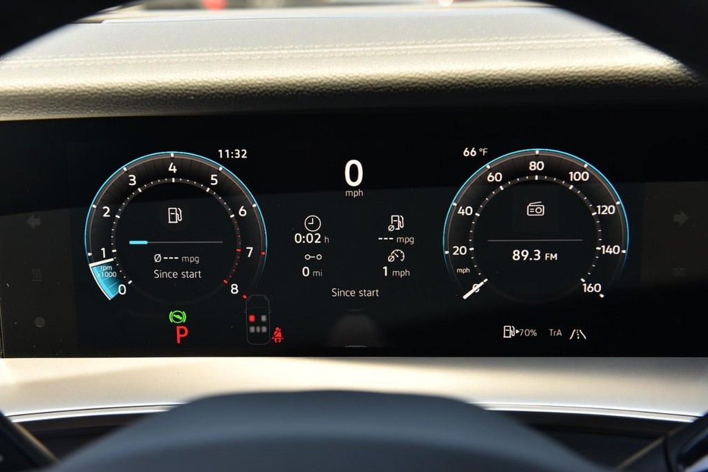 Volkswagen Tiguan Vehicle Full-screen Gallery Image 12