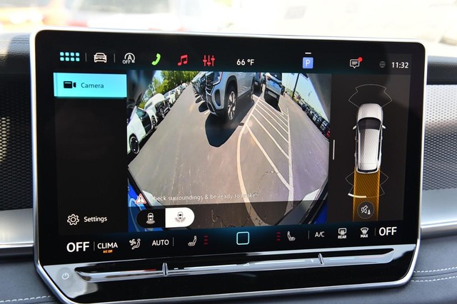 Volkswagen Tiguan Vehicle Image 14