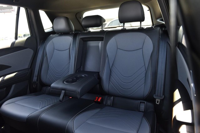 Volkswagen Tiguan Vehicle Image 22