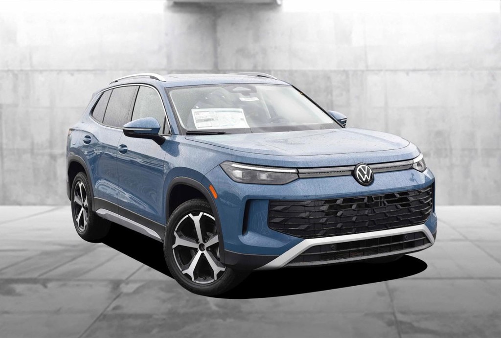 Volkswagen Tiguan Vehicle Full-screen Gallery Image 2