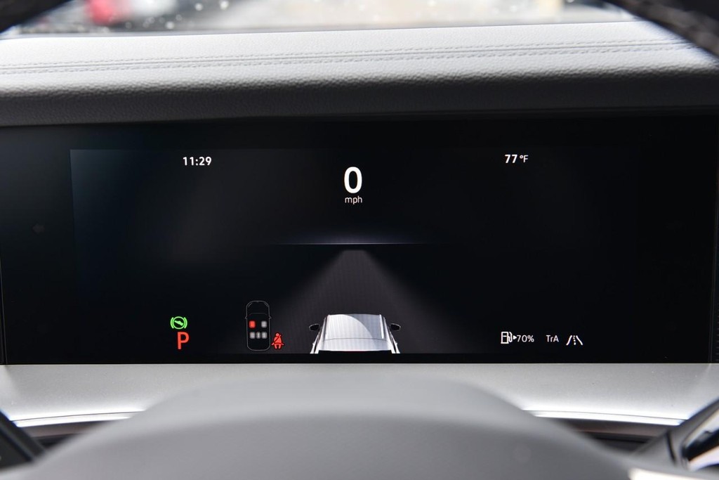 Volkswagen Tiguan Vehicle Full-screen Gallery Image 12
