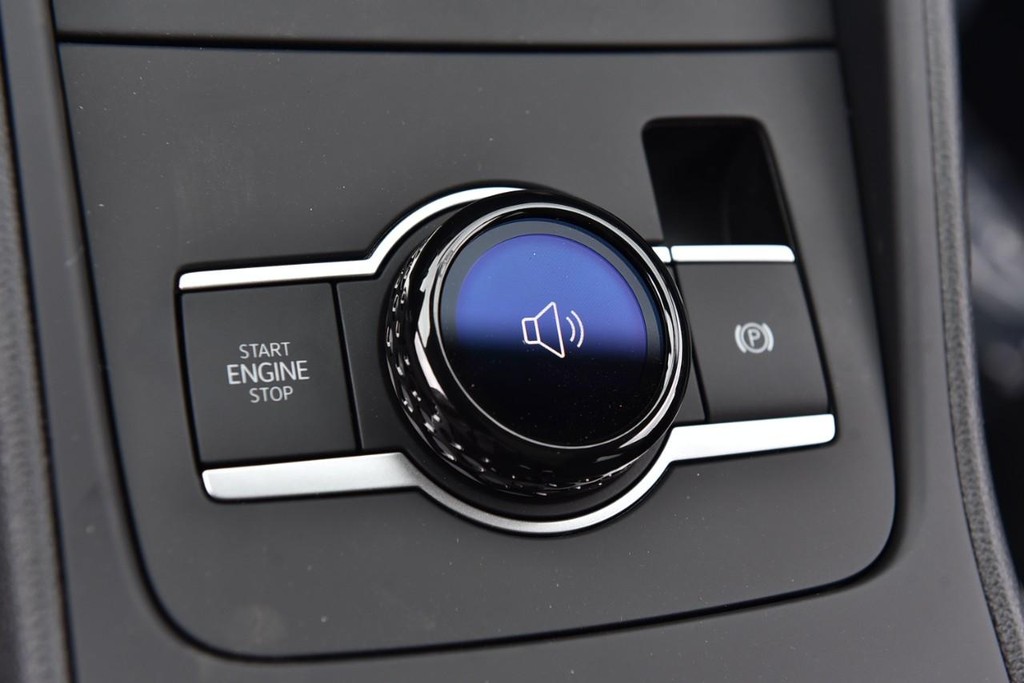 Volkswagen Tiguan Vehicle Full-screen Gallery Image 17