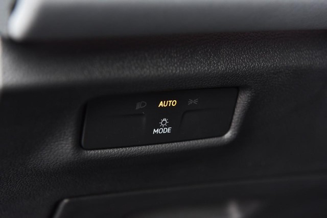 Volkswagen Tiguan Vehicle Image 11