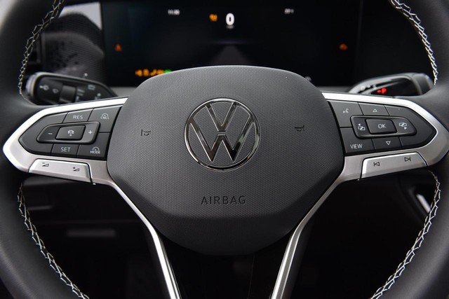 Volkswagen Tiguan Vehicle Image 18