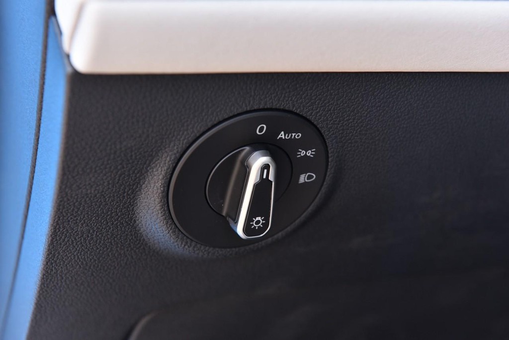 Volkswagen Taos Vehicle Full-screen Gallery Image 10
