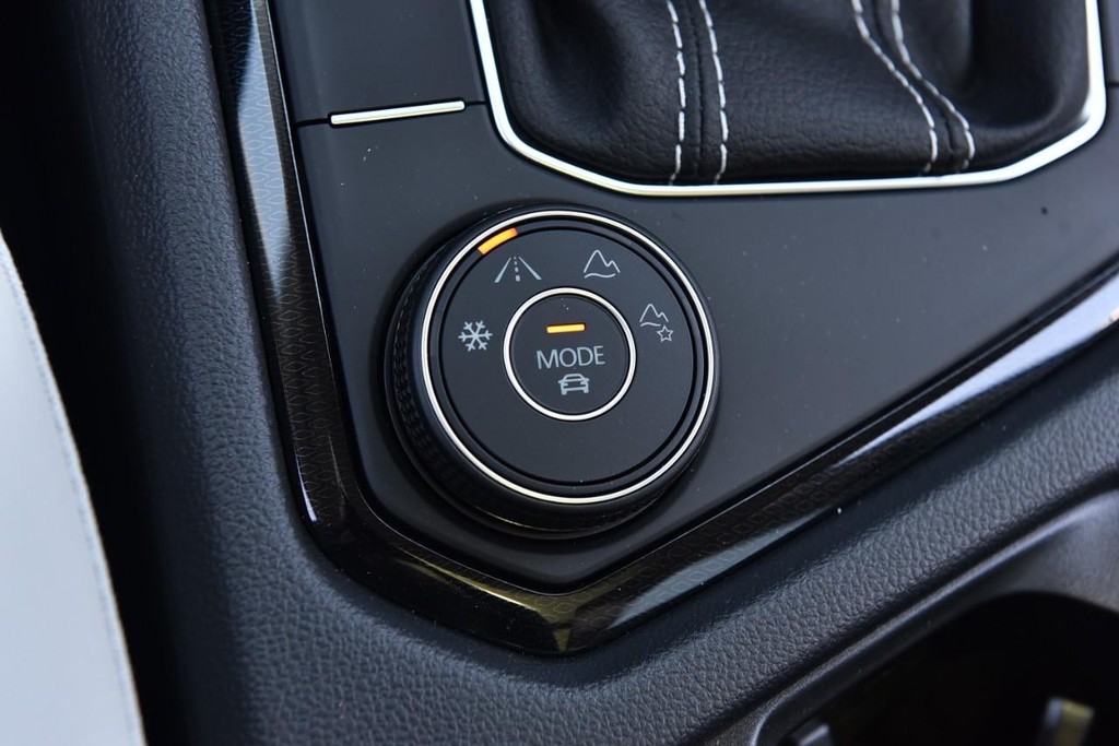 Volkswagen Taos Vehicle Full-screen Gallery Image 17