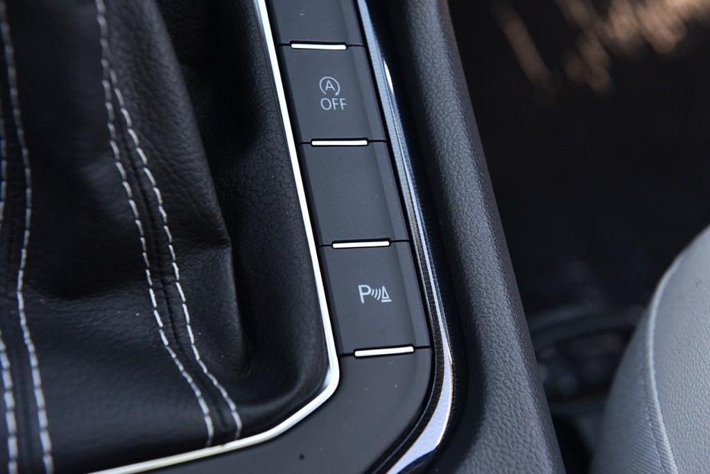 Volkswagen Taos Vehicle Full-screen Gallery Image 18