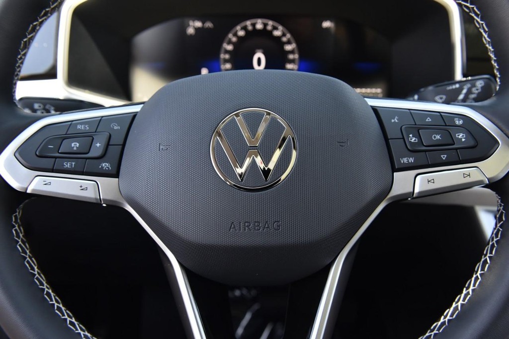 Volkswagen Taos Vehicle Full-screen Gallery Image 19