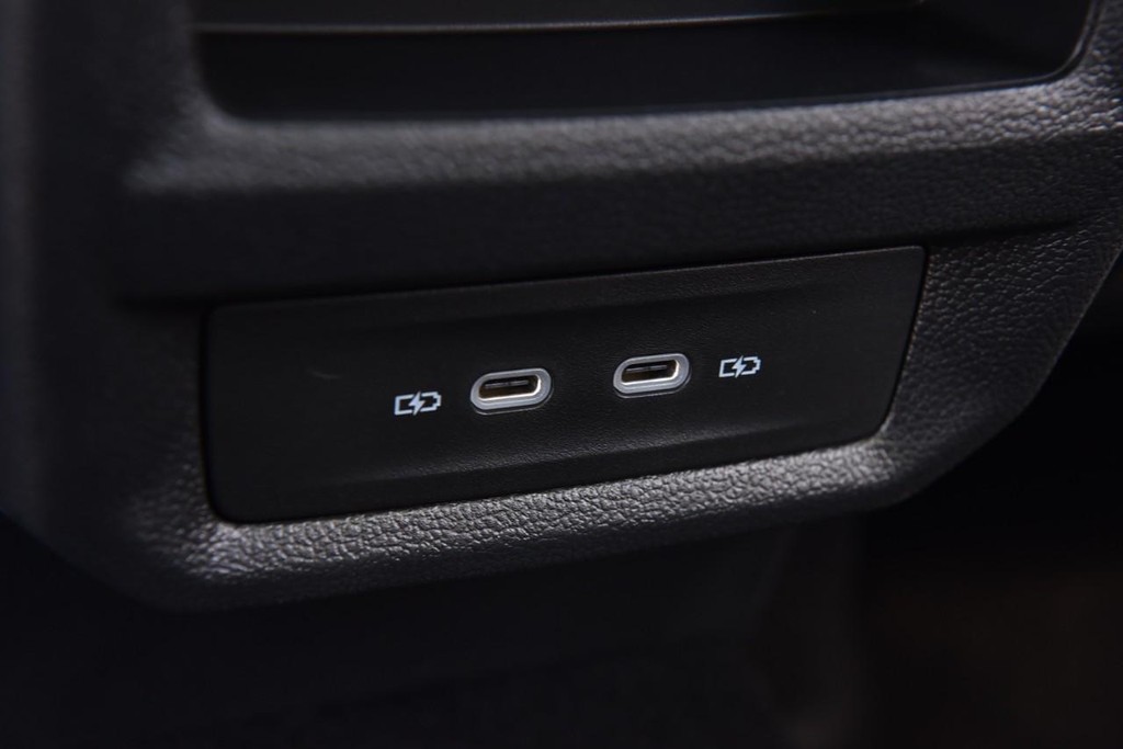 Volkswagen Taos Vehicle Full-screen Gallery Image 25