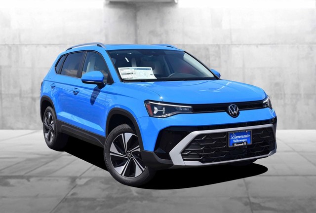 Volkswagen Taos Vehicle Image 02