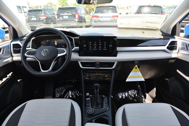 Volkswagen Taos Vehicle Image 07