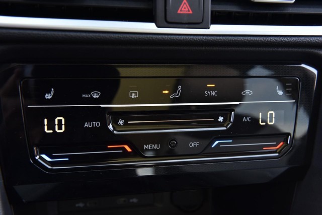 Volkswagen Taos Vehicle Image 14